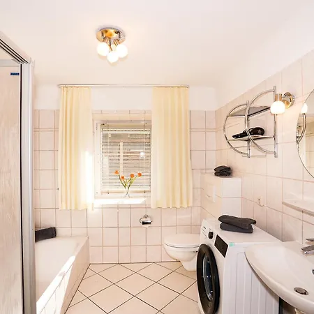 Marienburger Str 12 Apartment *